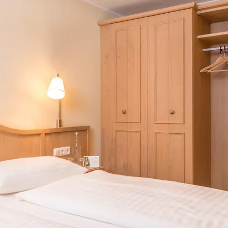 Gruener Baum Hotel 4*