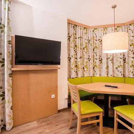 Hotel Gruener Baum Zell am See