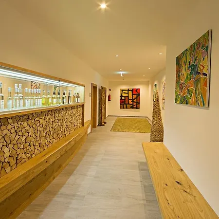 Gruener Baum 4*