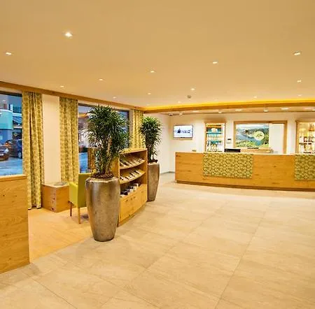 Hotel Gruener Baum 4*