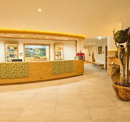 Gruener Baum 4*